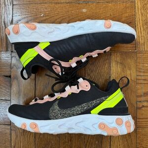 NIKE women's React Element 55 PRM (size 6)